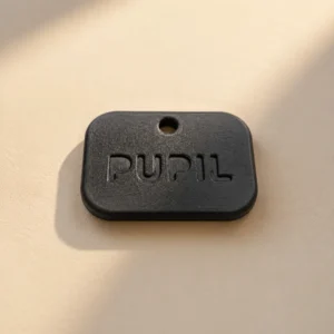 Zawieszka NFC PupiLink dla psa i kota — przód z napisem PUPIL